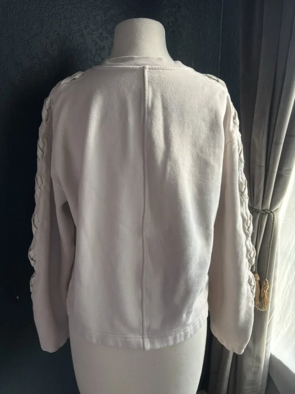 Lululemon Athletics Braided Sleeve Pullover Sz S/M Off White